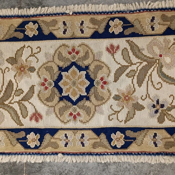 Floral Patterned Handwoven Woolen Tapestry Rugs, Vintage - Picture 5 of 13
